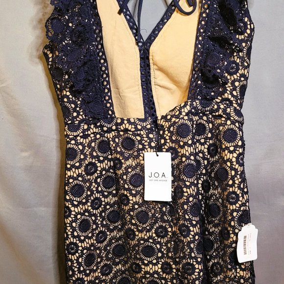 NWT J.O.A.(Just One Answer) Lace Dress size Medium - Picture 3 of 5